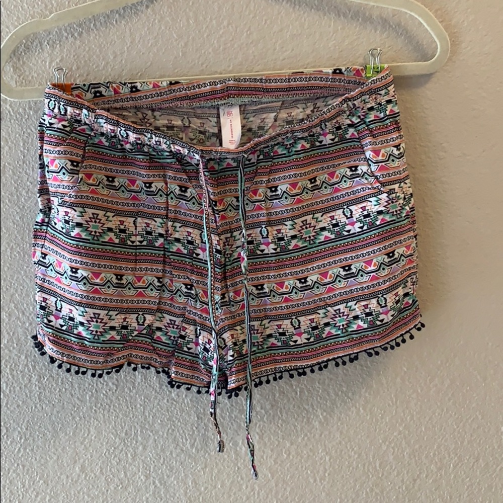 No Boundaries Medium Shorts